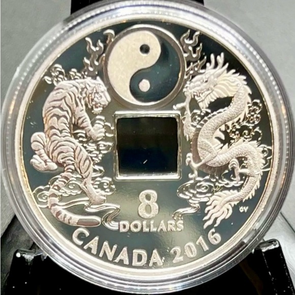This coin is 99.99% pure Silver & Gold finish with a diameter of 36 millimetres. - Picture 1 of 10